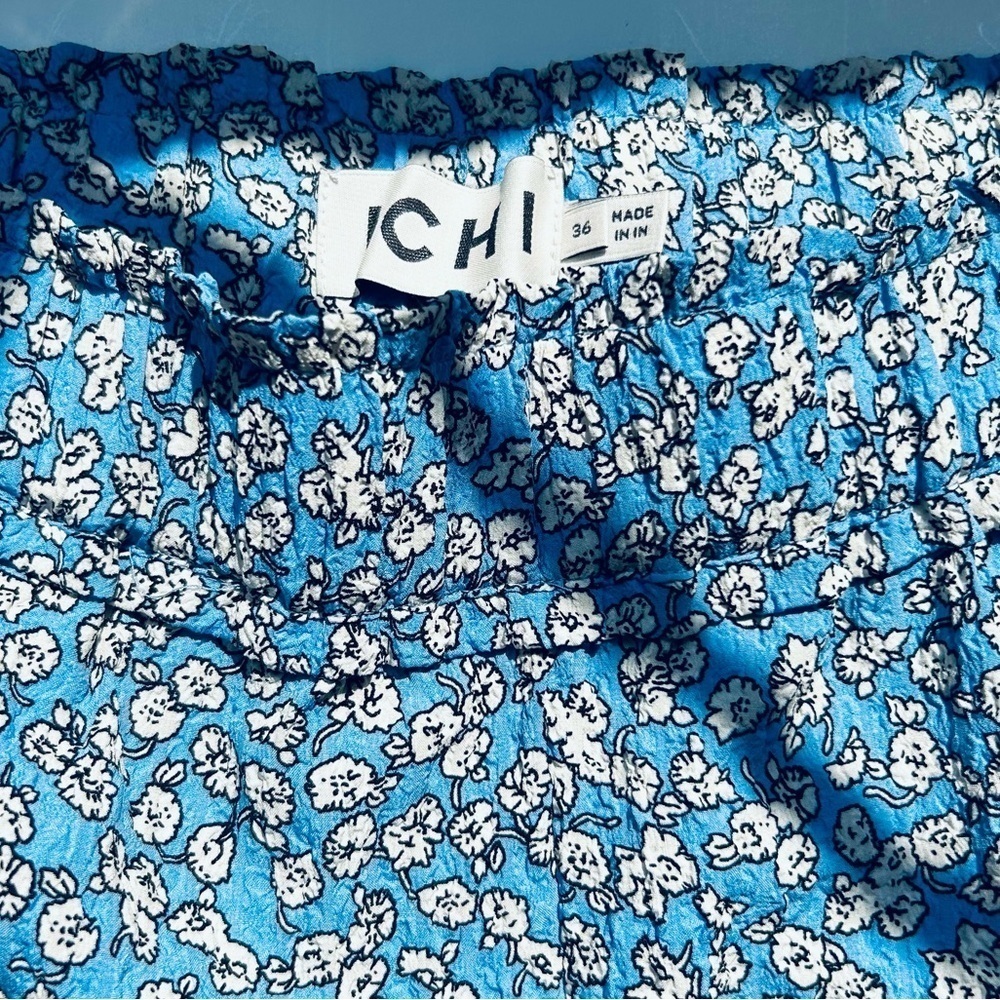 Ichi Shorts floral high waisted - Little Boy Blue Outline
Flower - Picture 11 of 11